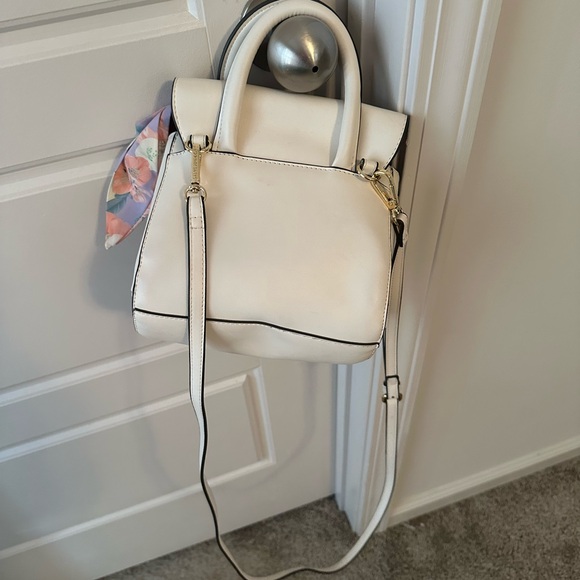 Small, white Steve Madden purse - Picture 3 of 3